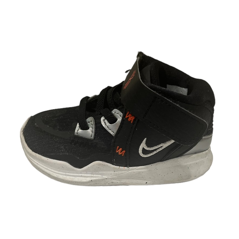 Black Kyrie Irving’s infant shoe size 4